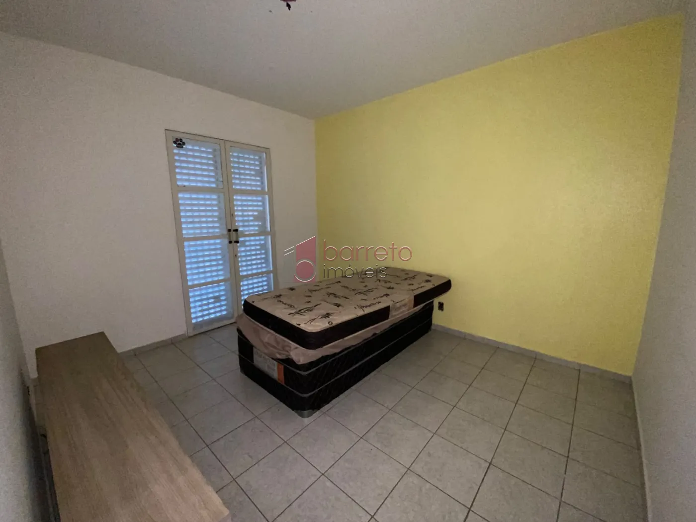 CASA COM ÉDICULA SEMI MOBILIADA PARA LOCAÇÃO NO BAIRRO CIDADE NOVA – JUNDIAÍ/SP