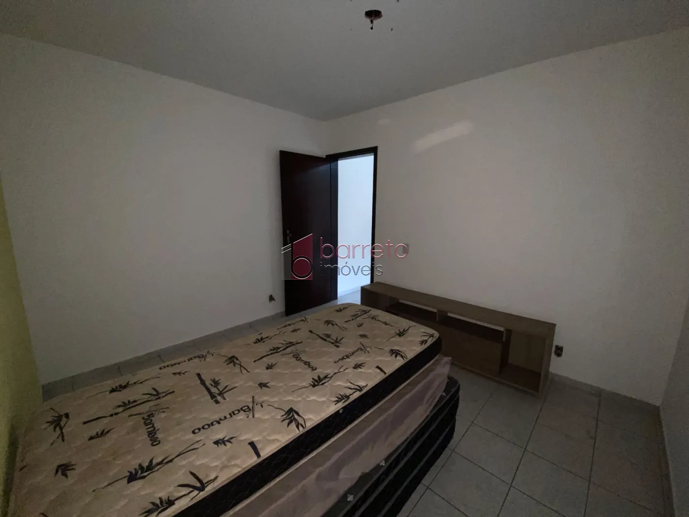 CASA COM ÉDICULA SEMI MOBILIADA PARA LOCAÇÃO NO BAIRRO CIDADE NOVA – JUNDIAÍ/SP