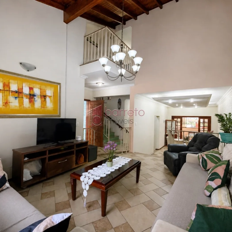 SOBRADO À VENDA – 03 QUARTOS – JARDIM FLORESTAL – JUNDIAÍ/SP