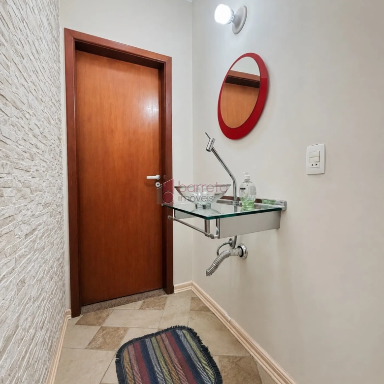 SOBRADO À VENDA – 03 QUARTOS – JARDIM FLORESTAL – JUNDIAÍ/SP