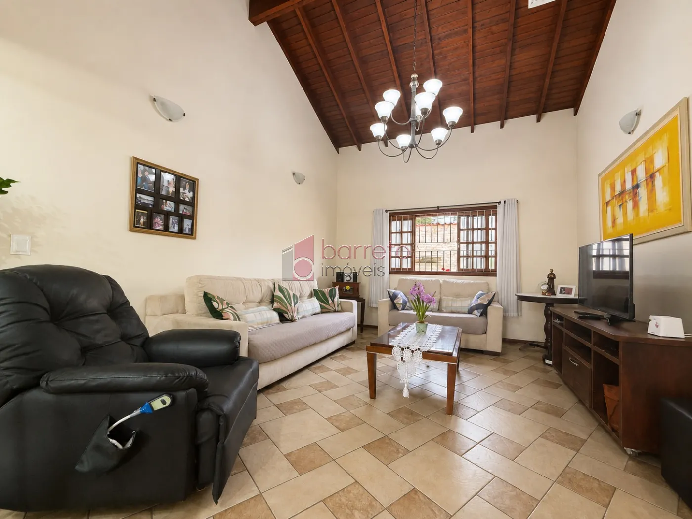 SOBRADO À VENDA – 03 QUARTOS – JARDIM FLORESTAL – JUNDIAÍ/SP