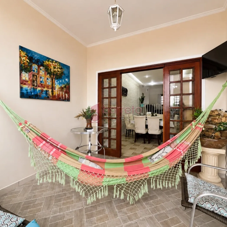 SOBRADO À VENDA – 03 QUARTOS – JARDIM FLORESTAL – JUNDIAÍ/SP
