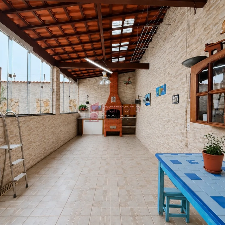 SOBRADO À VENDA – 03 QUARTOS – JARDIM FLORESTAL – JUNDIAÍ/SP