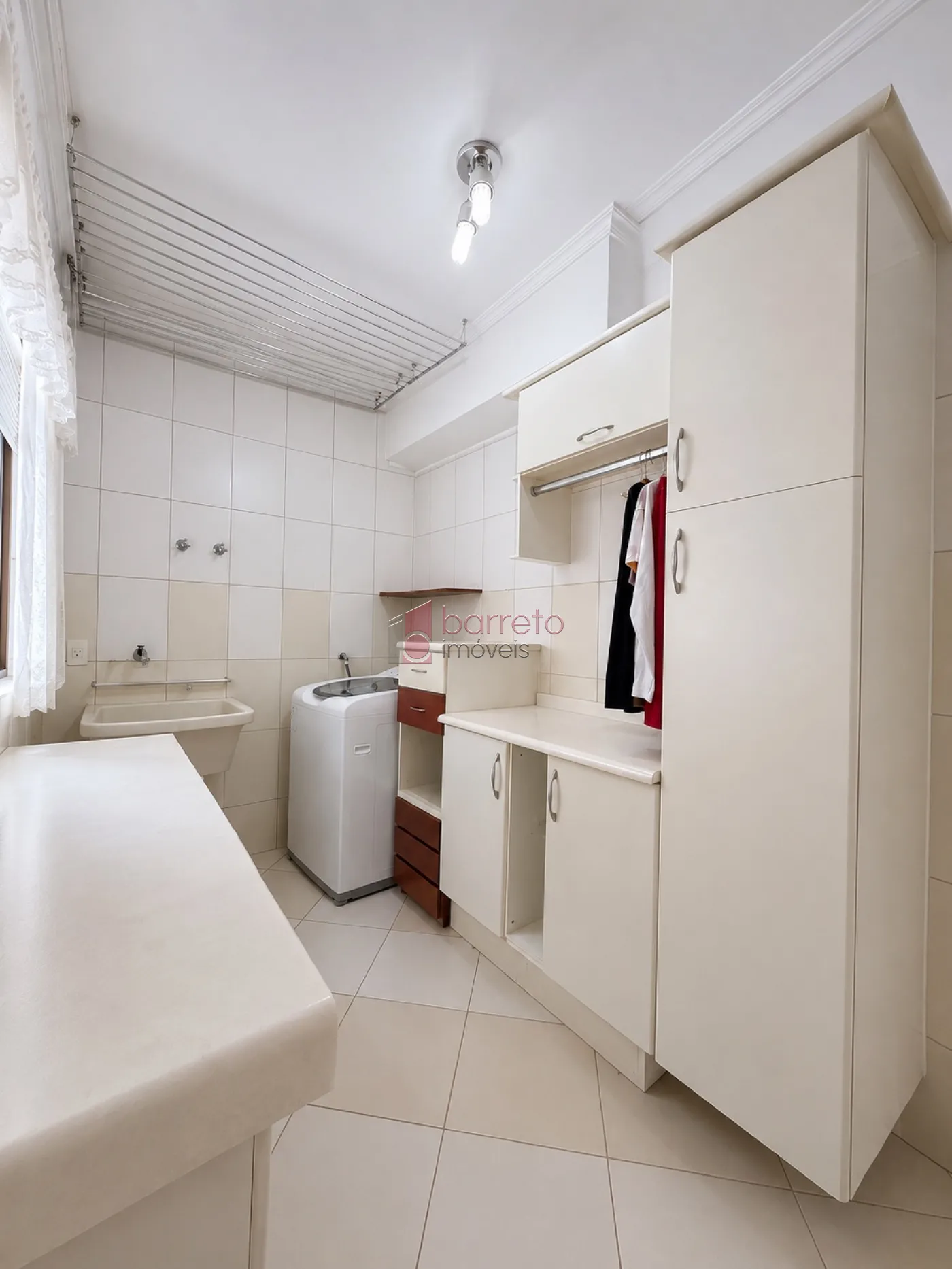 SOBRADO À VENDA – 03 QUARTOS – JARDIM FLORESTAL – JUNDIAÍ/SP