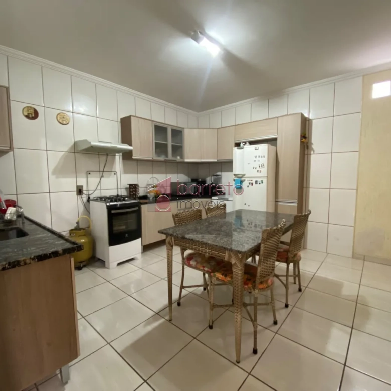 SOBRADO À VENDA NO BAIRRO ALMERINDA CHAVES – JUNDIAÍ/SP