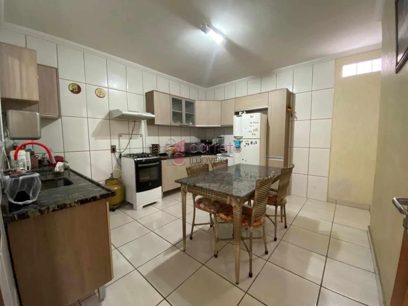 SOBRADO À VENDA NO BAIRRO ALMERINDA CHAVES – JUNDIAÍ/SP