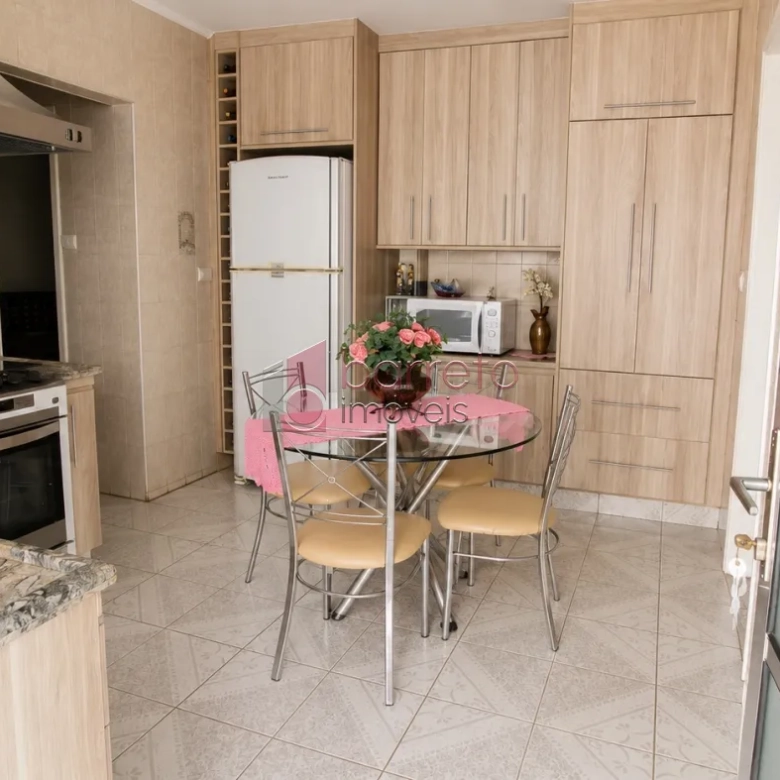 CASA TÉRREA COM EDÍCULA À VENDA NA VILA HORTOLÂNDIA – JUNDIAÍ/SP
