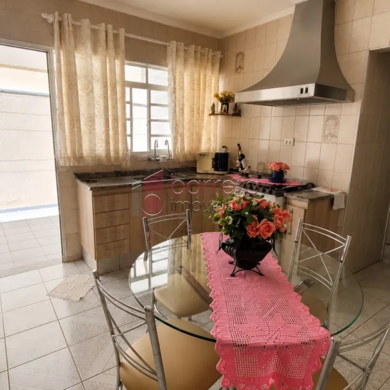 CASA TÉRREA COM EDÍCULA À VENDA NA VILA HORTOLÂNDIA – JUNDIAÍ/SP