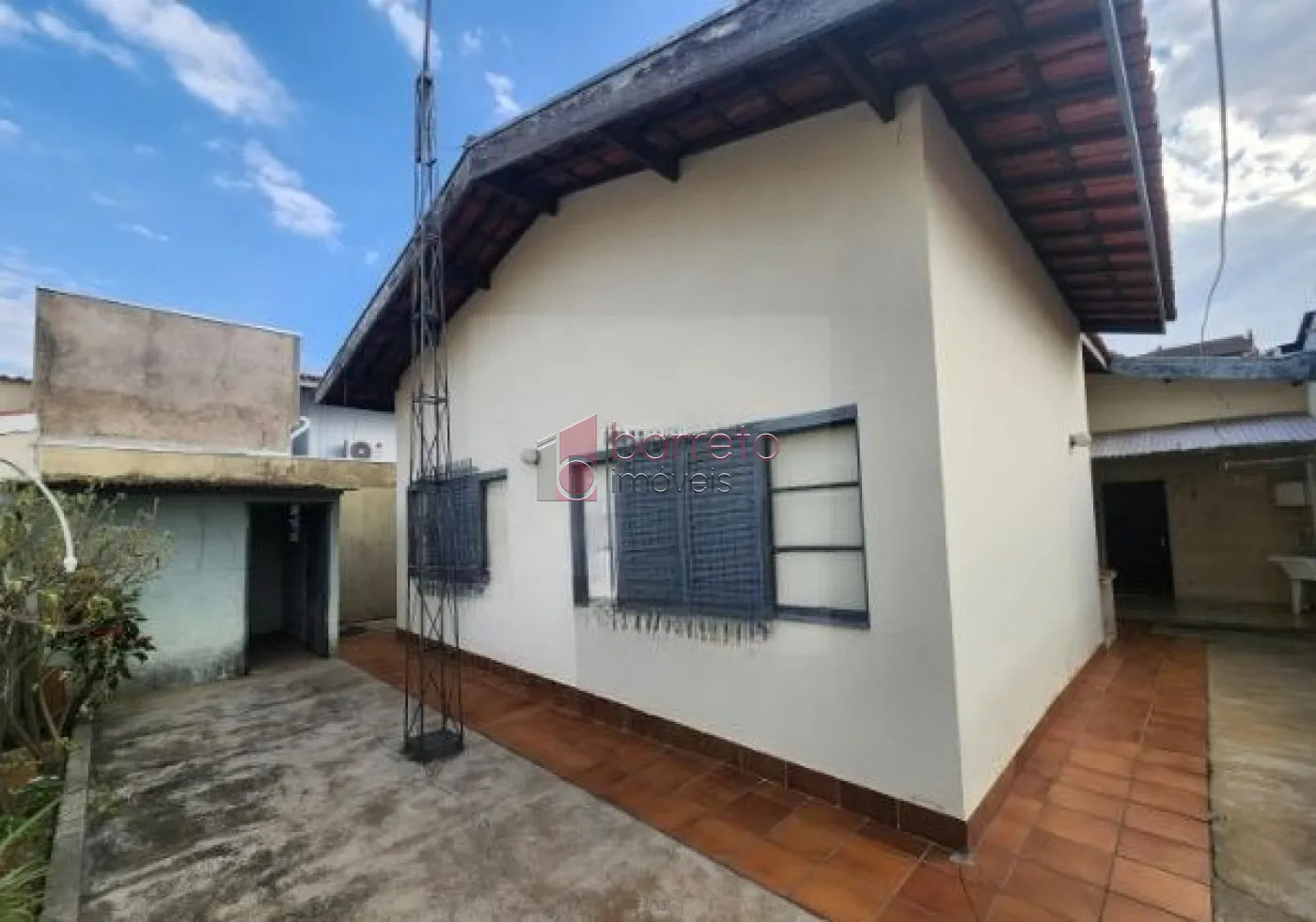 CASA TÉRREA PARA VENDA E LOCAÇÃO NO BAIRRO JARDIM PLANALTO – JUNDIAÍ/SP