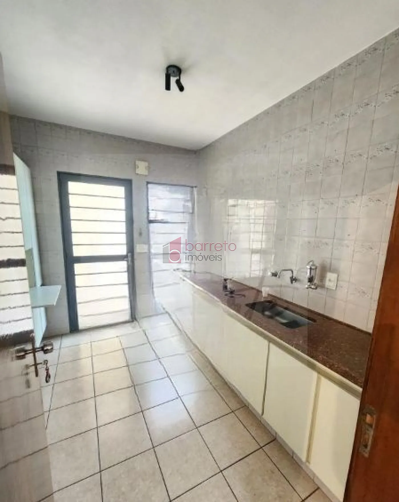 CASA TÉRREA PARA VENDA E LOCAÇÃO NO BAIRRO JARDIM PLANALTO – JUNDIAÍ/SP