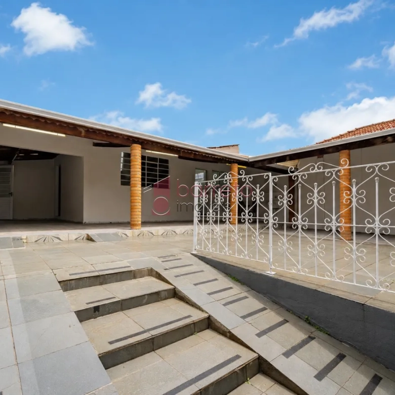 CASA TÉRREA À VENDA NO BAIRRO VILA RAMI EM JUNDIAÍ/SP