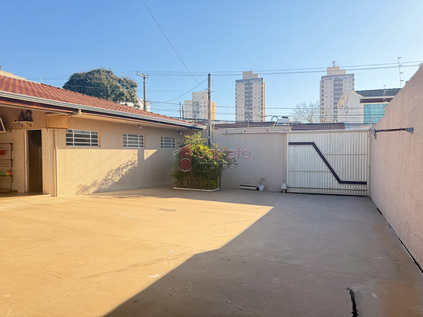 CASA À VENDA – 02 QUARTOS – VILA GUARANI/VILA VIOTTO – JUNDIAÍ/SP