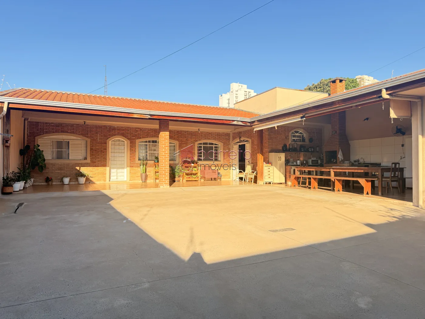 CASA À VENDA – 02 QUARTOS – VILA GUARANI/VILA VIOTTO – JUNDIAÍ/SP