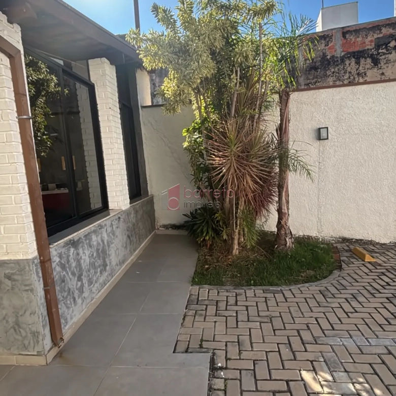 CASA COMERCIAL COM ESTRUTURA DE COWORKING À VENDA NO ANHANGABAÚ EM JUNDIAÍ/SP