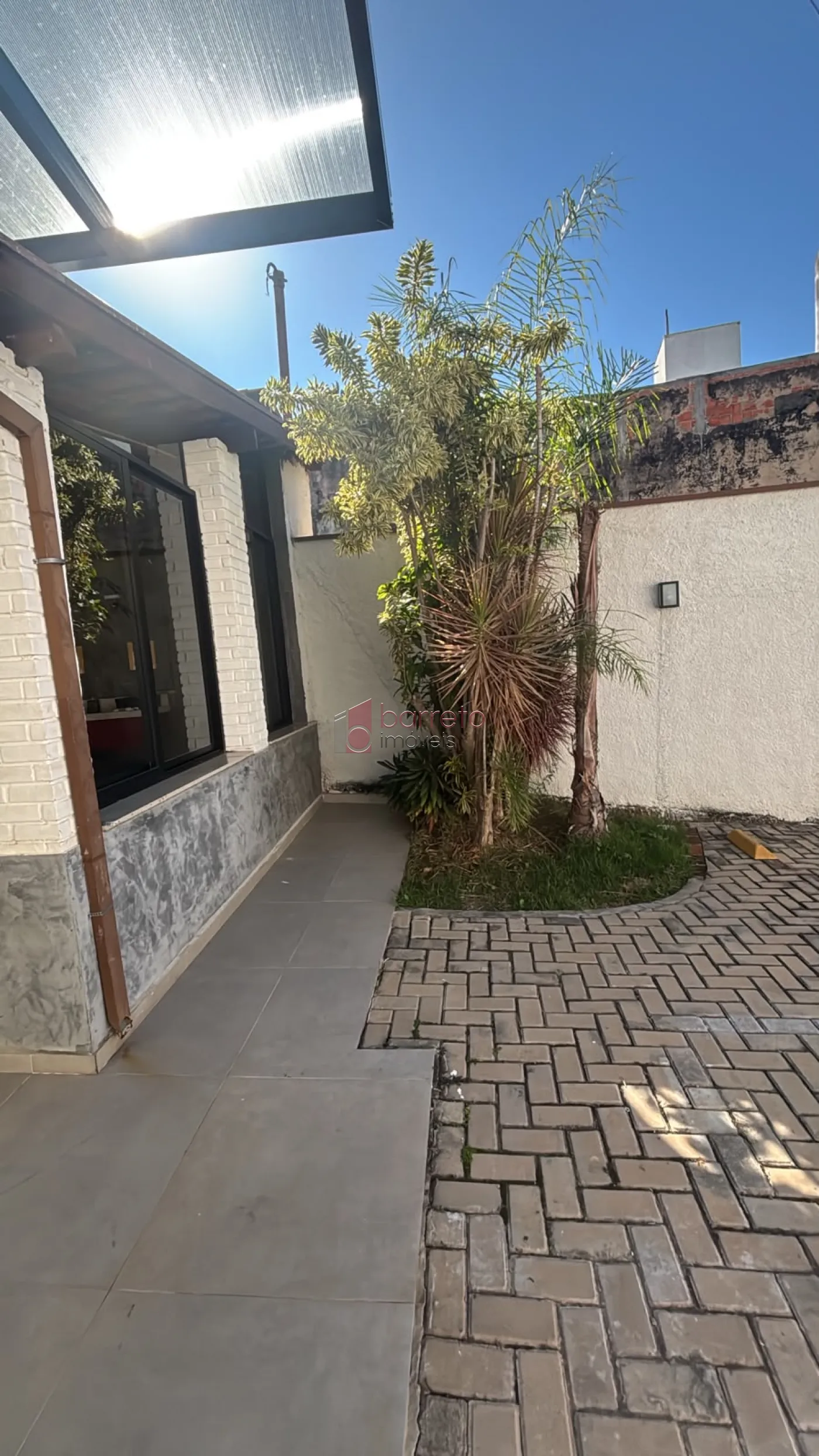 CASA COMERCIAL COM ESTRUTURA DE COWORKING À VENDA NO ANHANGABAÚ EM JUNDIAÍ/SP