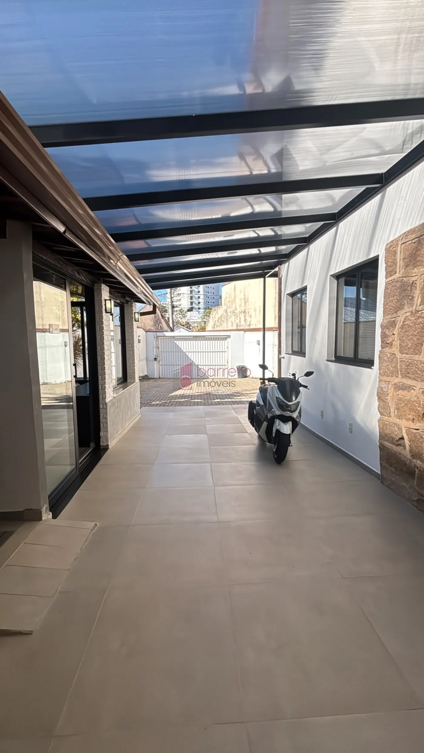 CASA COMERCIAL COM ESTRUTURA DE COWORKING À VENDA NO ANHANGABAÚ EM JUNDIAÍ/SP