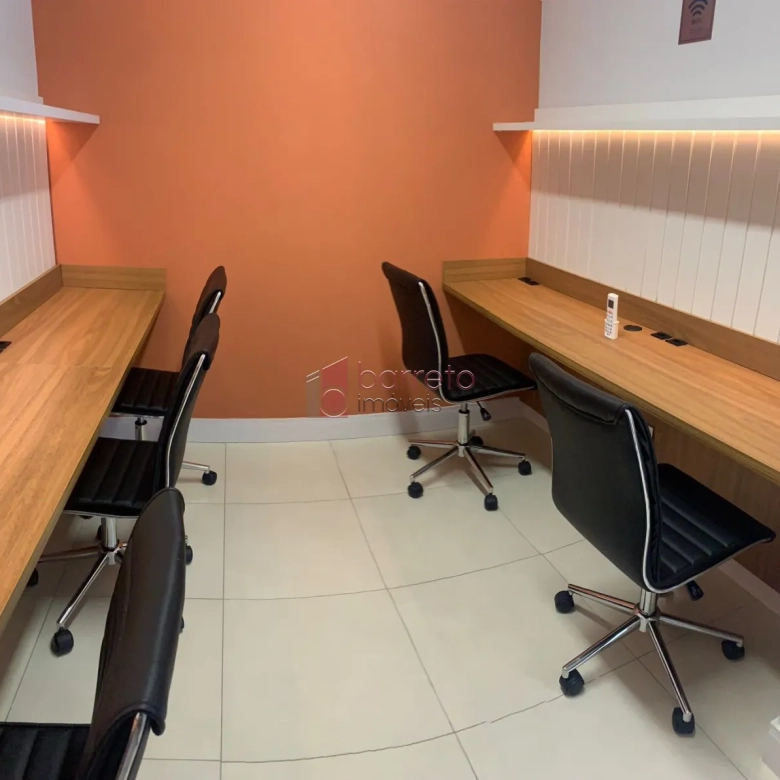 CASA COMERCIAL COM ESTRUTURA DE COWORKING À VENDA NO ANHANGABAÚ EM JUNDIAÍ/SP