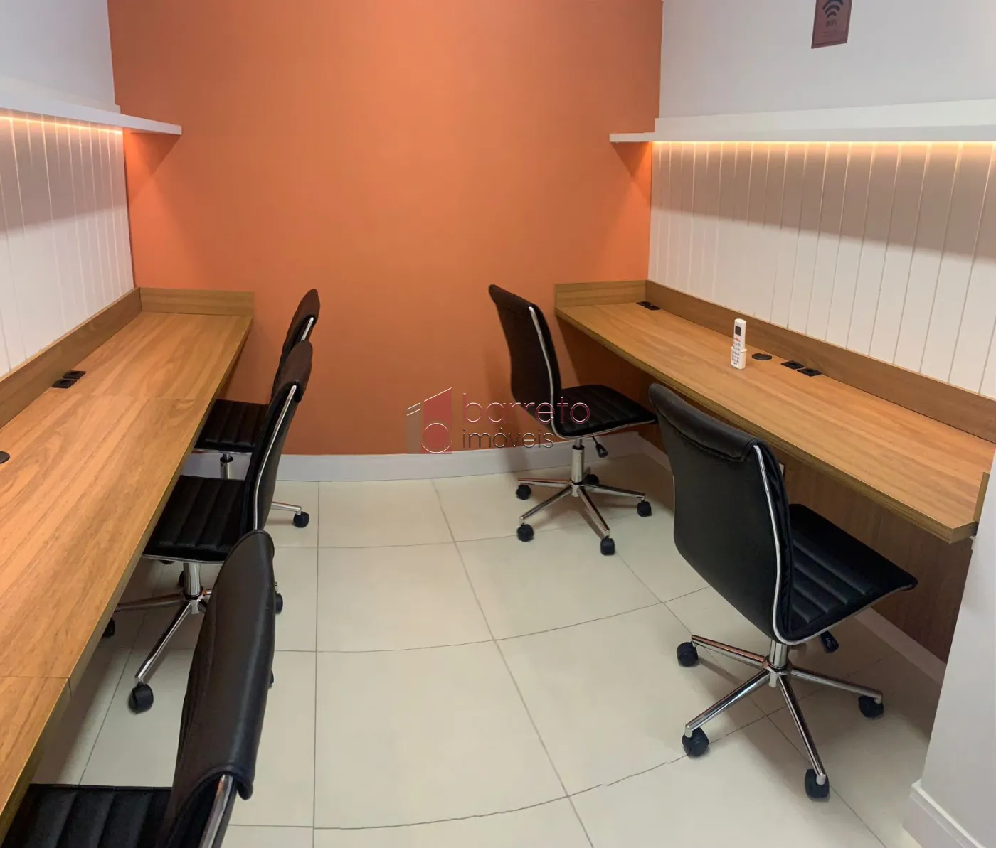 CASA COMERCIAL COM ESTRUTURA DE COWORKING À VENDA NO ANHANGABAÚ EM JUNDIAÍ/SP