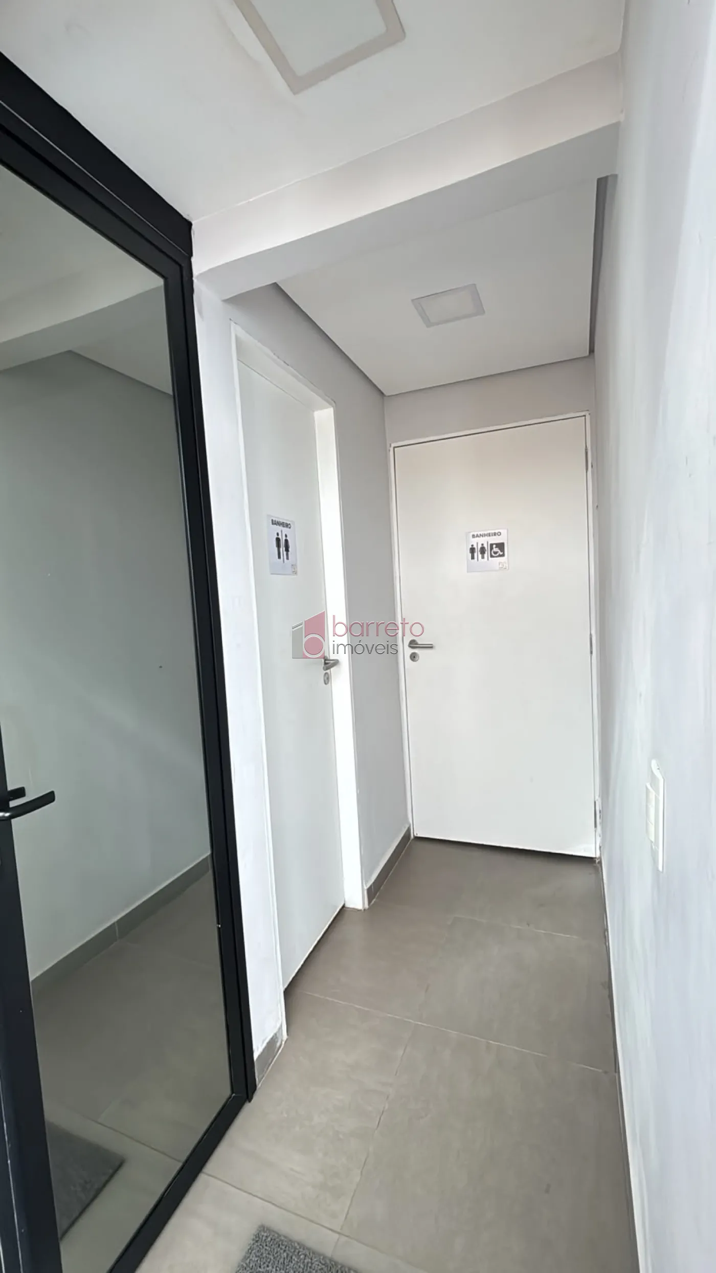CASA COMERCIAL COM ESTRUTURA DE COWORKING À VENDA NO ANHANGABAÚ EM JUNDIAÍ/SP
