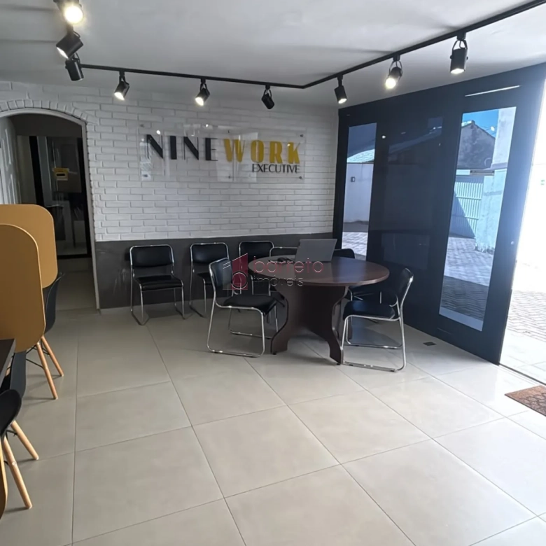 CASA COMERCIAL COM ESTRUTURA DE COWORKING À VENDA NO ANHANGABAÚ EM JUNDIAÍ/SP