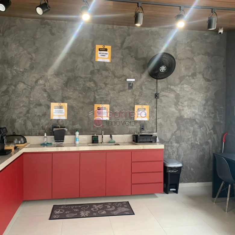 CASA COMERCIAL COM ESTRUTURA DE COWORKING À VENDA NO ANHANGABAÚ EM JUNDIAÍ/SP