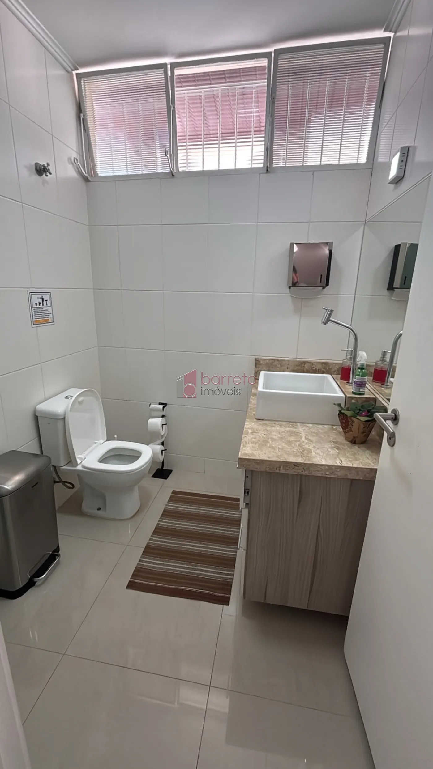 CASA COMERCIAL COM ESTRUTURA DE COWORKING À VENDA NO ANHANGABAÚ EM JUNDIAÍ/SP