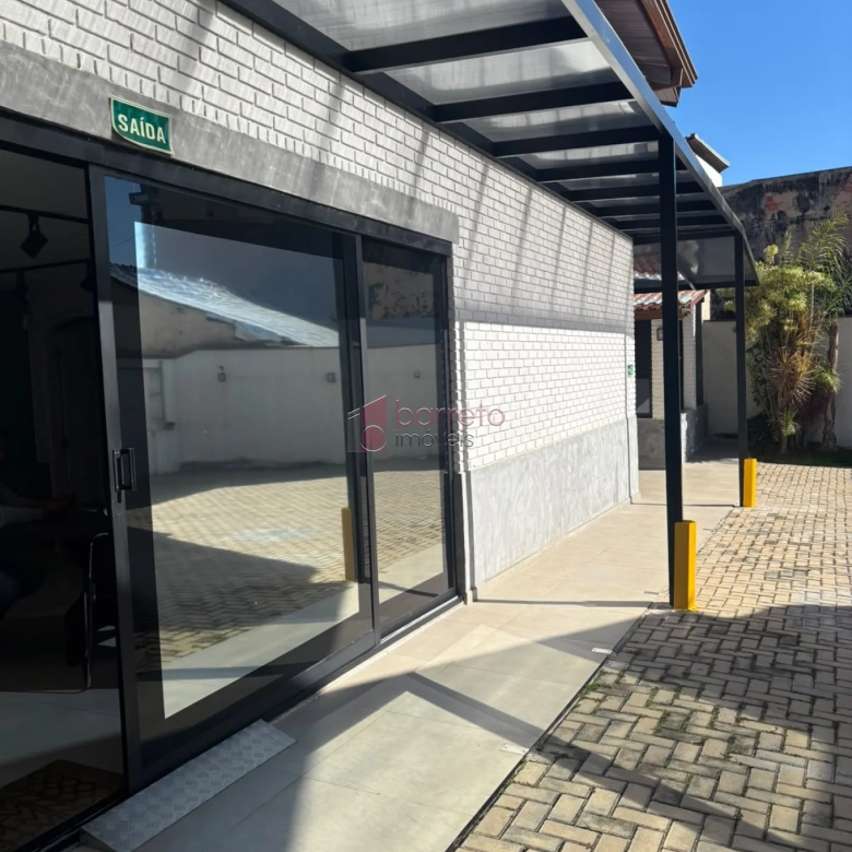CASA COMERCIAL COM ESTRUTURA DE COWORKING À VENDA NO ANHANGABAÚ EM JUNDIAÍ/SP