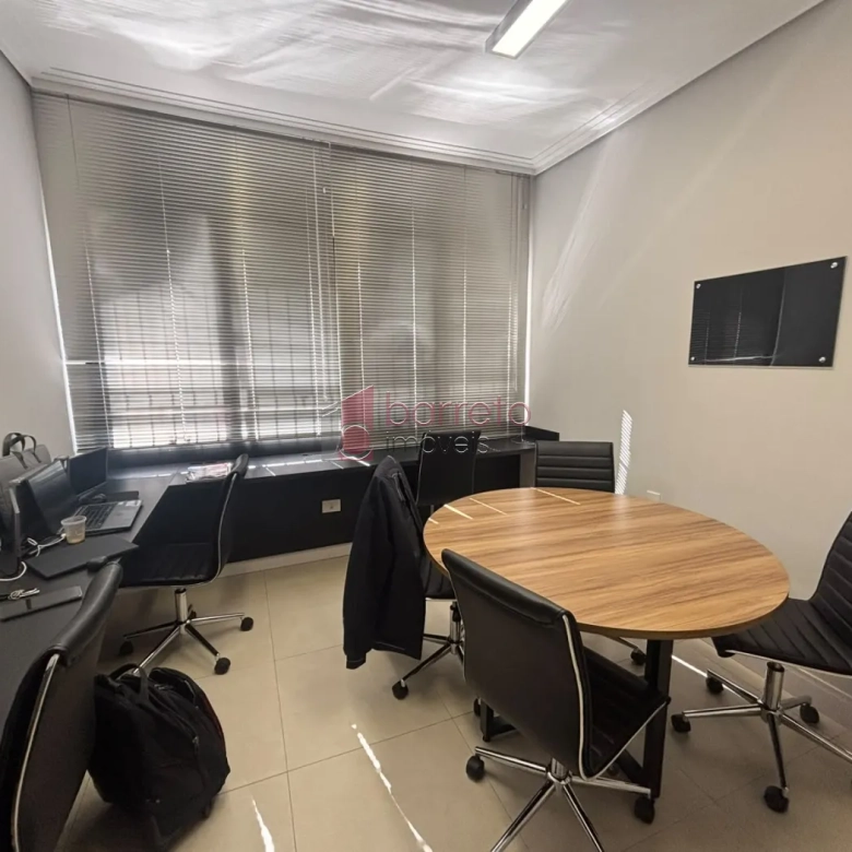 CASA COMERCIAL COM ESTRUTURA DE COWORKING À VENDA NO ANHANGABAÚ EM JUNDIAÍ/SP
