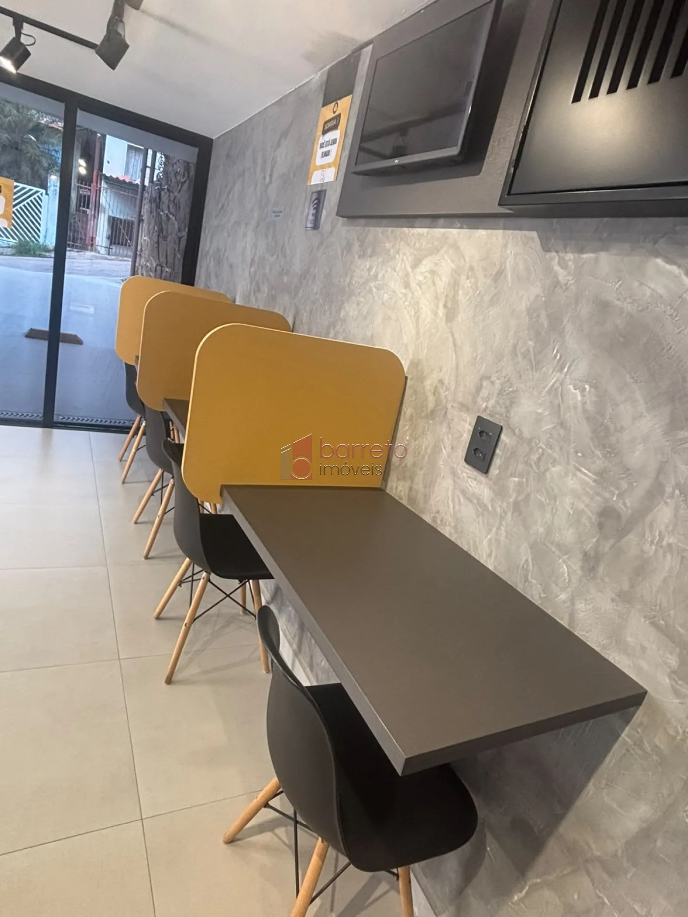 CASA COMERCIAL COM ESTRUTURA DE COWORKING À VENDA NO ANHANGABAÚ EM JUNDIAÍ/SP