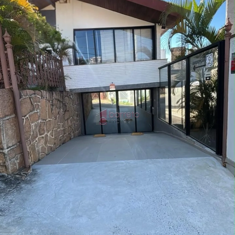 CASA COMERCIAL COM ESTRUTURA DE COWORKING À VENDA NO ANHANGABAÚ EM JUNDIAÍ/SP
