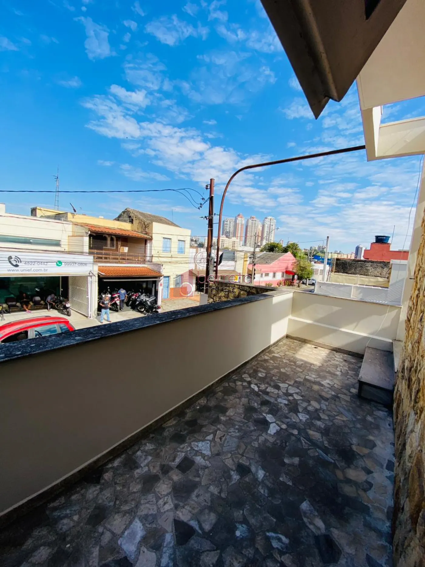 SOBRADO COMERCIAL PARA LOCAÇÃO NO BAIRRO VILA ARENS – JUNDIAÍ/SP