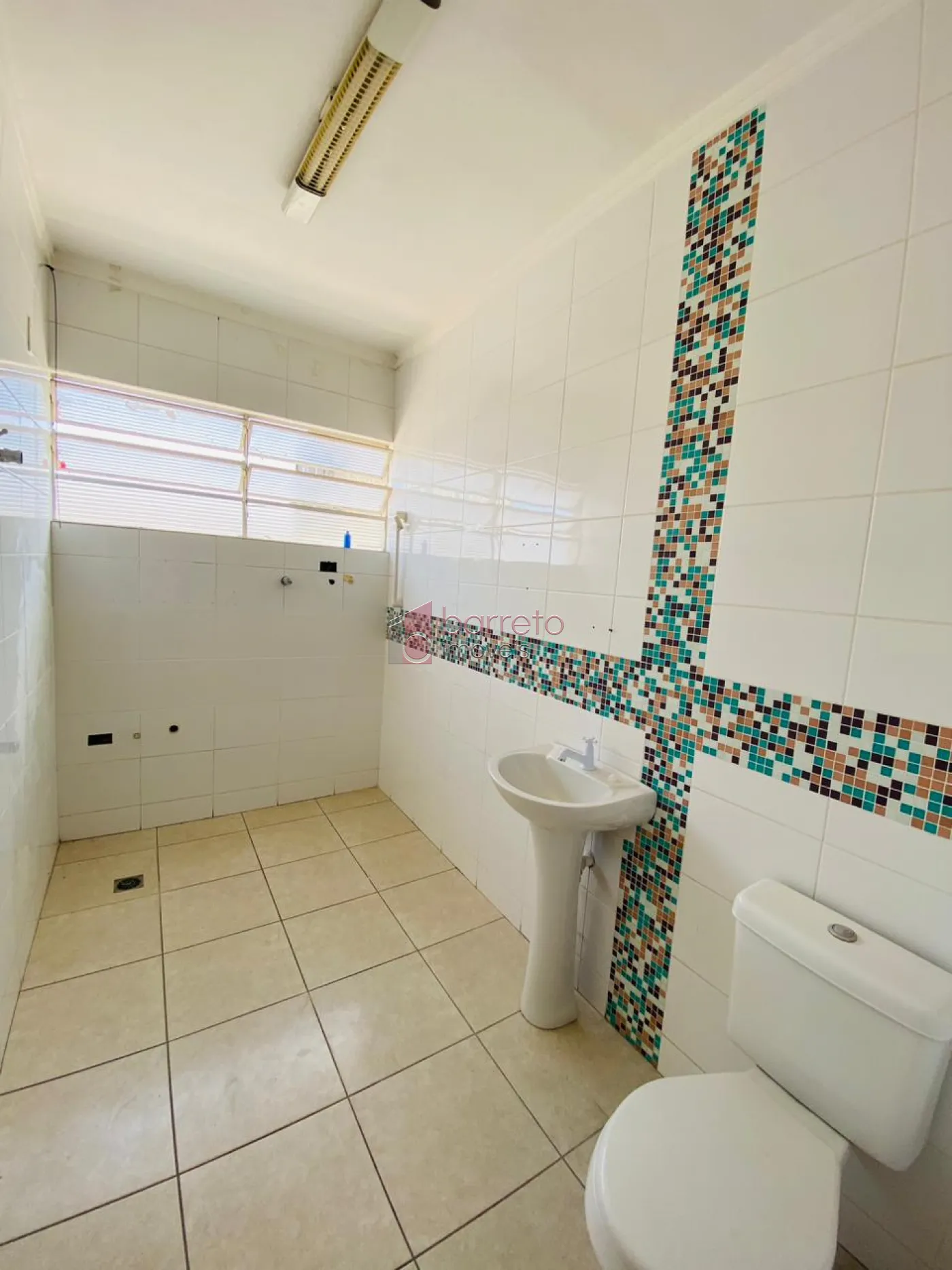 SOBRADO COMERCIAL PARA LOCAÇÃO NO BAIRRO VILA ARENS – JUNDIAÍ/SP