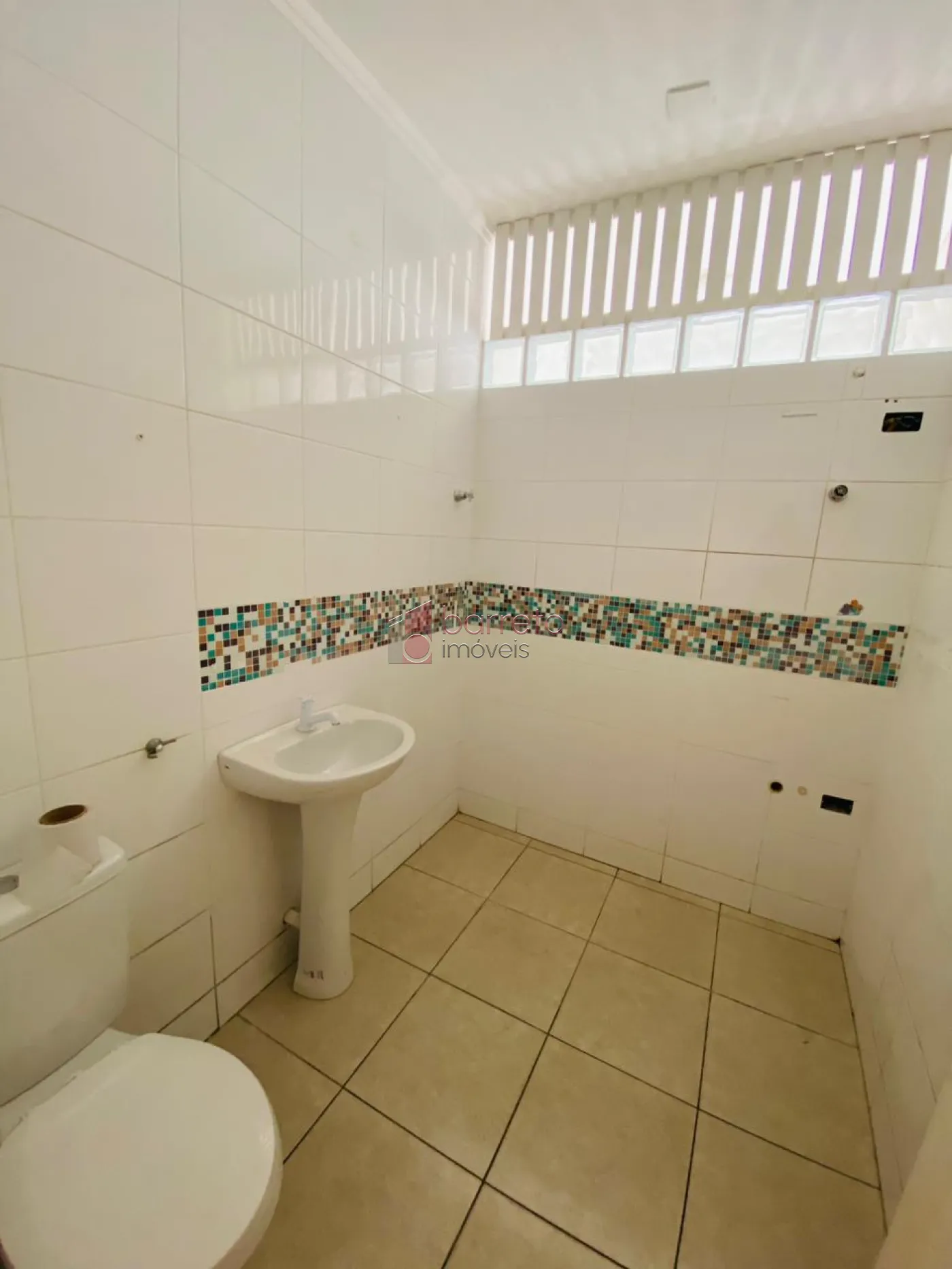 SOBRADO COMERCIAL PARA LOCAÇÃO NO BAIRRO VILA ARENS – JUNDIAÍ/SP