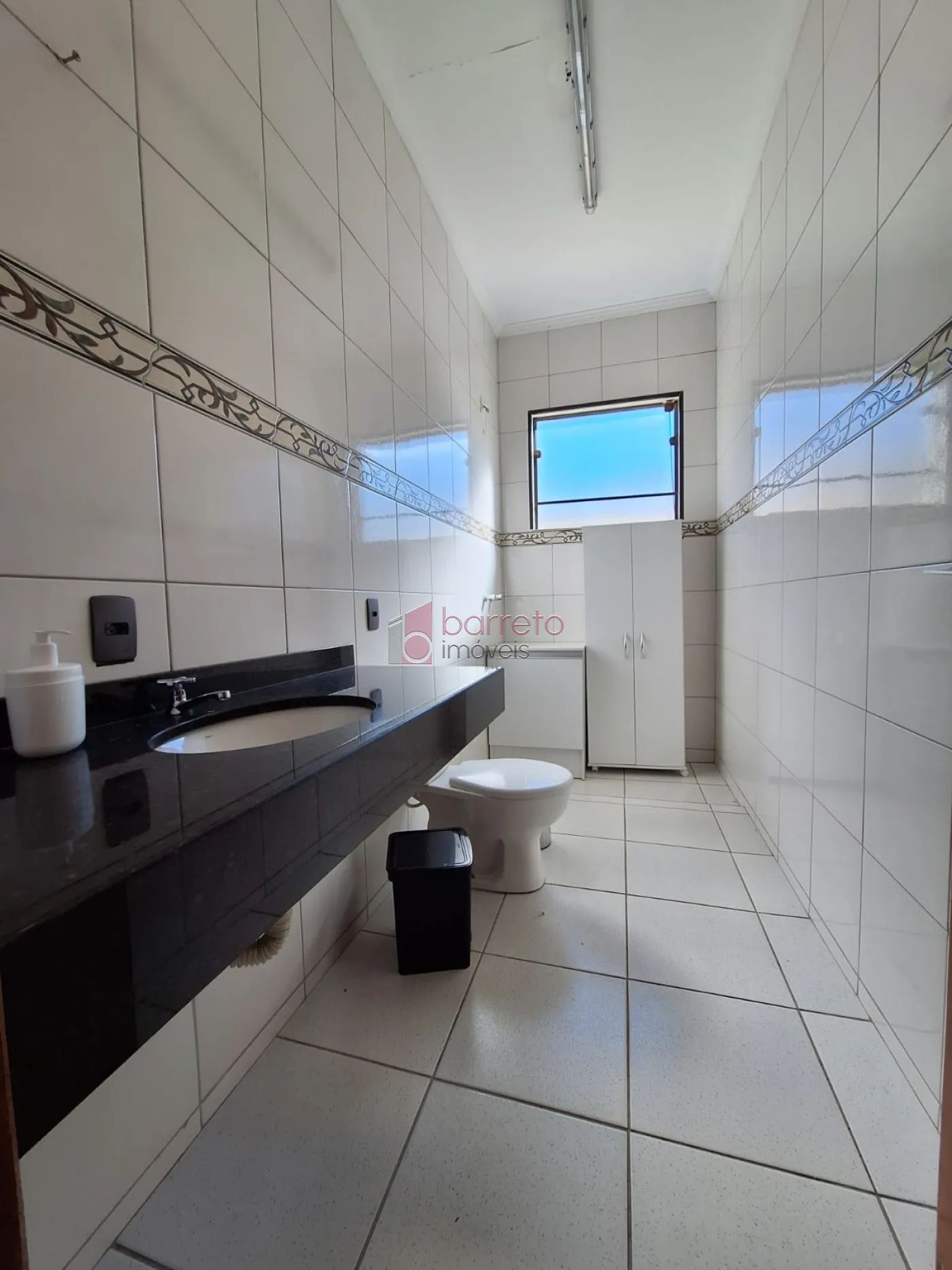 SALÃO TÉRREO COMERCIAL PARA LOCAÇÃO NO JARDIM MESSINA – JUNDIAÍ/SP