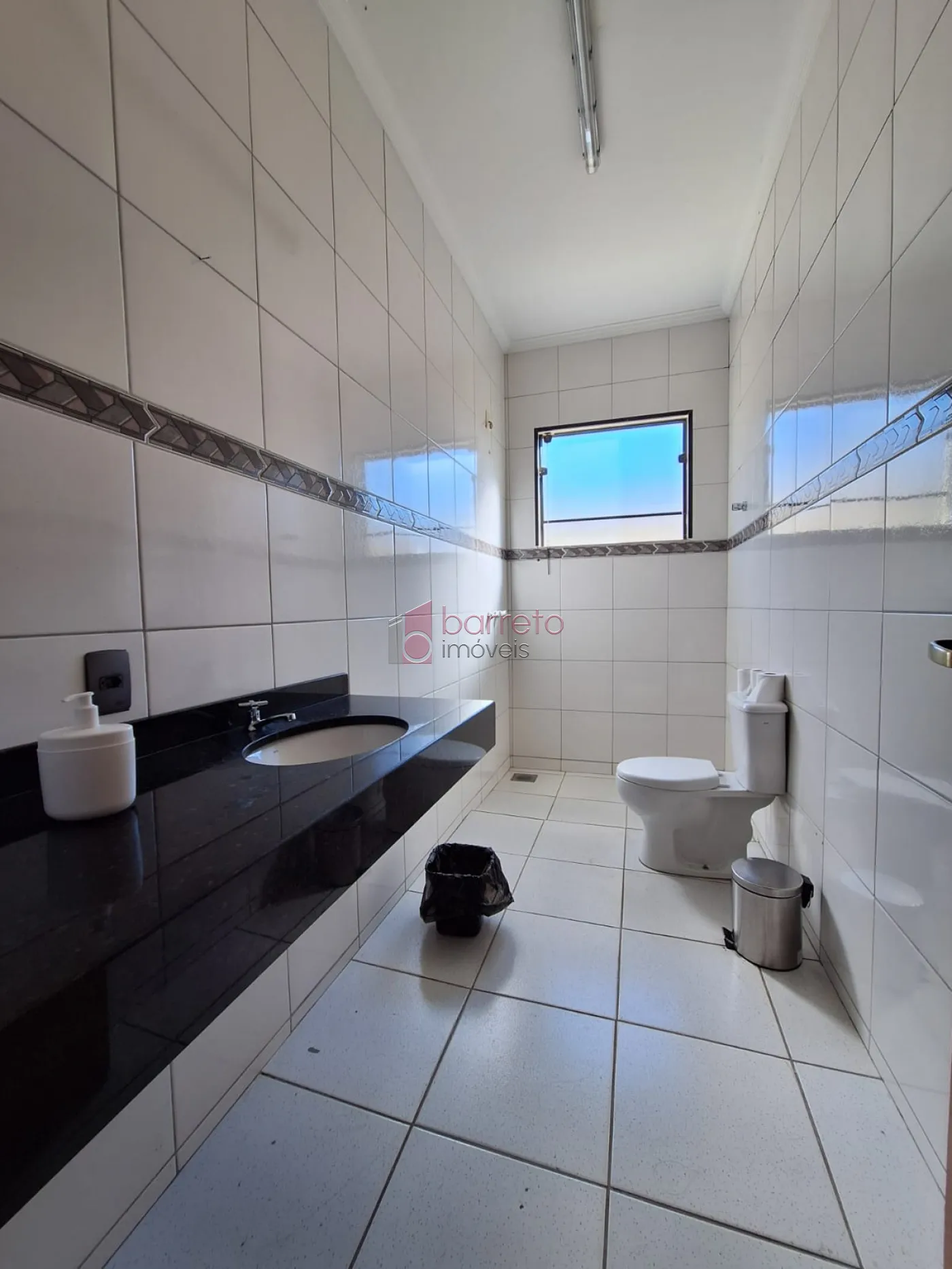 SALÃO TÉRREO COMERCIAL PARA LOCAÇÃO NO JARDIM MESSINA – JUNDIAÍ/SP