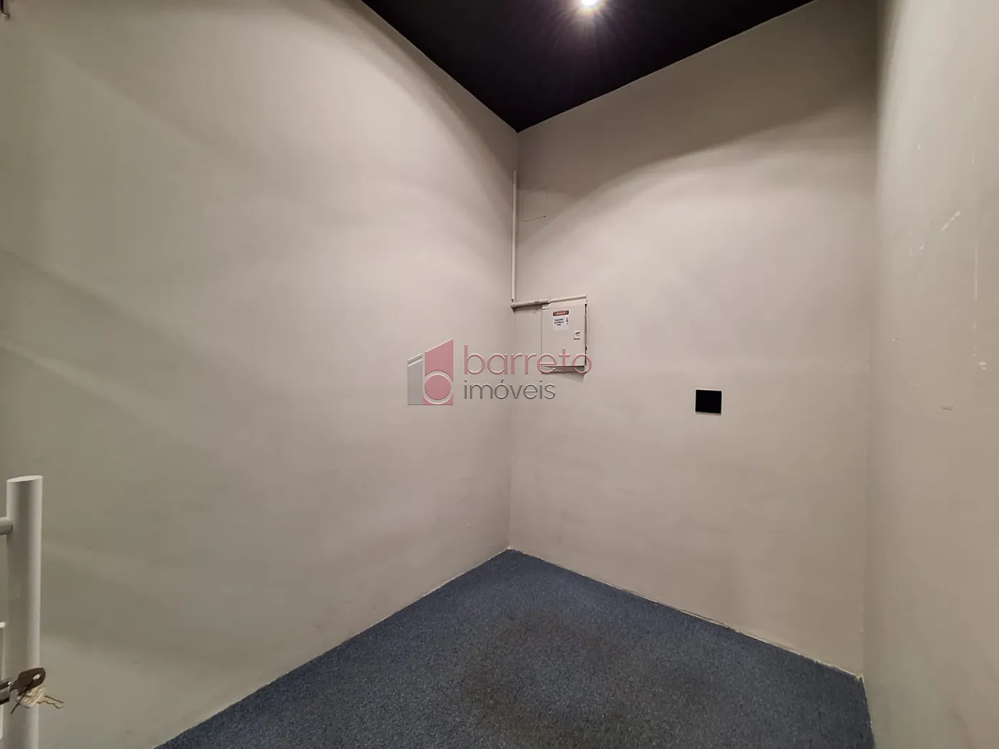 SALÃO TÉRREO COMERCIAL PARA LOCAÇÃO NO JARDIM MESSINA – JUNDIAÍ/SP