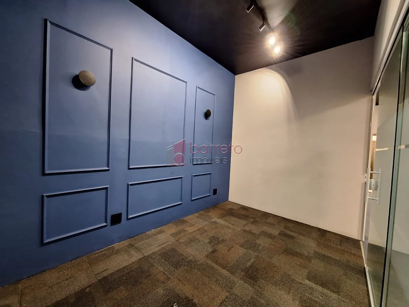 SALÃO TÉRREO COMERCIAL PARA LOCAÇÃO NO JARDIM MESSINA – JUNDIAÍ/SP
