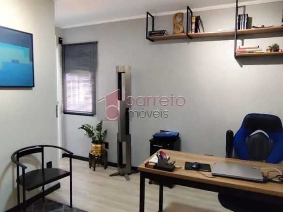 SALA COMERCIAL PARA LOCAÇÃO NO EDIFÍCIO MILÃO NO CENTRO – JUNDIAÍ/SP