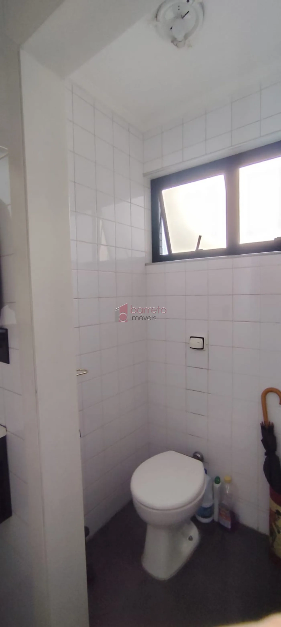 SALA COMERCIAL PARA LOCAÇÃO NO EDIFÍCIO MILÃO NO CENTRO – JUNDIAÍ/SP
