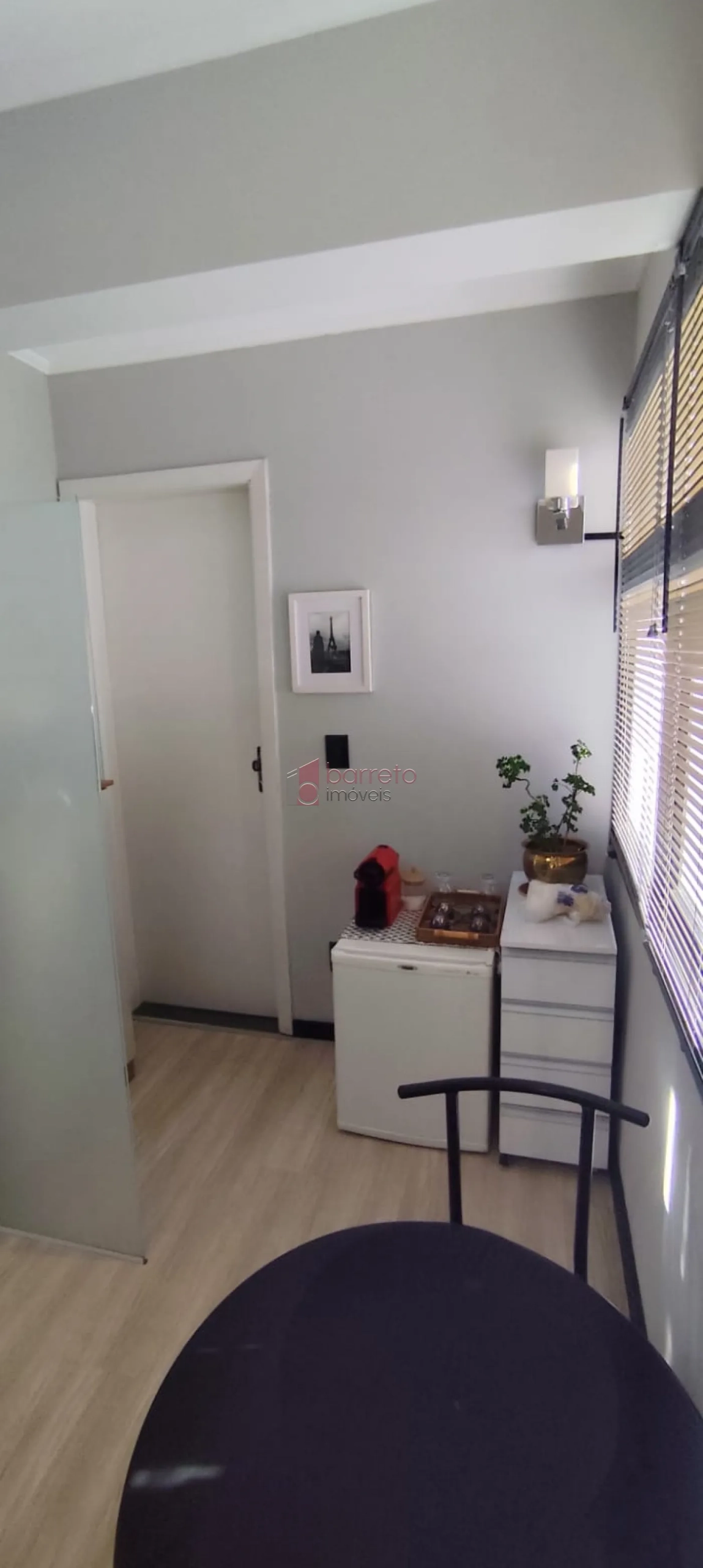 SALA COMERCIAL PARA LOCAÇÃO NO EDIFÍCIO MILÃO NO CENTRO – JUNDIAÍ/SP