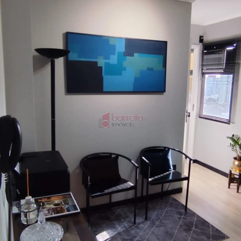 SALA COMERCIAL PARA LOCAÇÃO NO EDIFÍCIO MILÃO NO CENTRO – JUNDIAÍ/SP