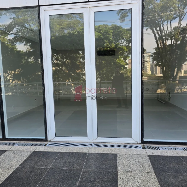 SALA TÉRREA PARA LOCAÇÃO E VENDA NO EDIFÍCIO GOLDEN OFFICE BUSINESS & MALL – JUNDIAÍ/SP