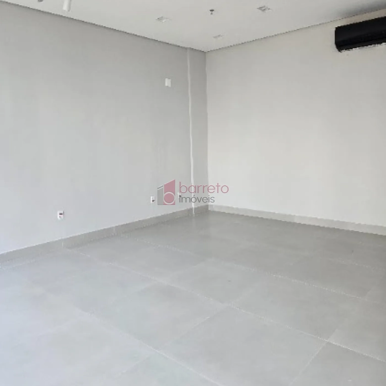 SALA TÉRREA PARA LOCAÇÃO E VENDA NO EDIFÍCIO GOLDEN OFFICE BUSINESS & MALL – JUNDIAÍ/SP