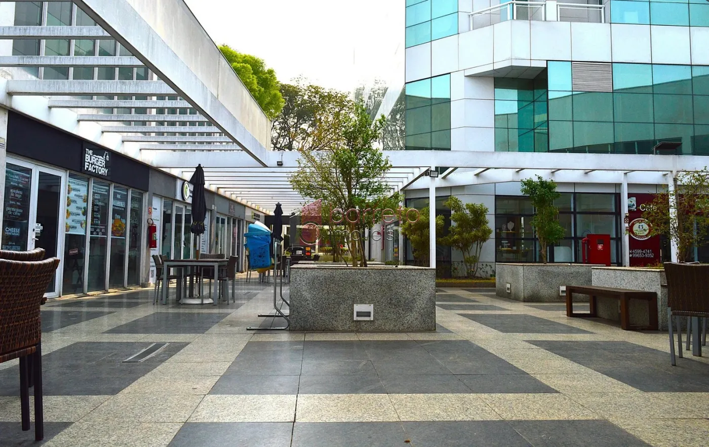 SALA TÉRREA PARA LOCAÇÃO E VENDA NO EDIFÍCIO GOLDEN OFFICE BUSINESS & MALL – JUNDIAÍ/SP