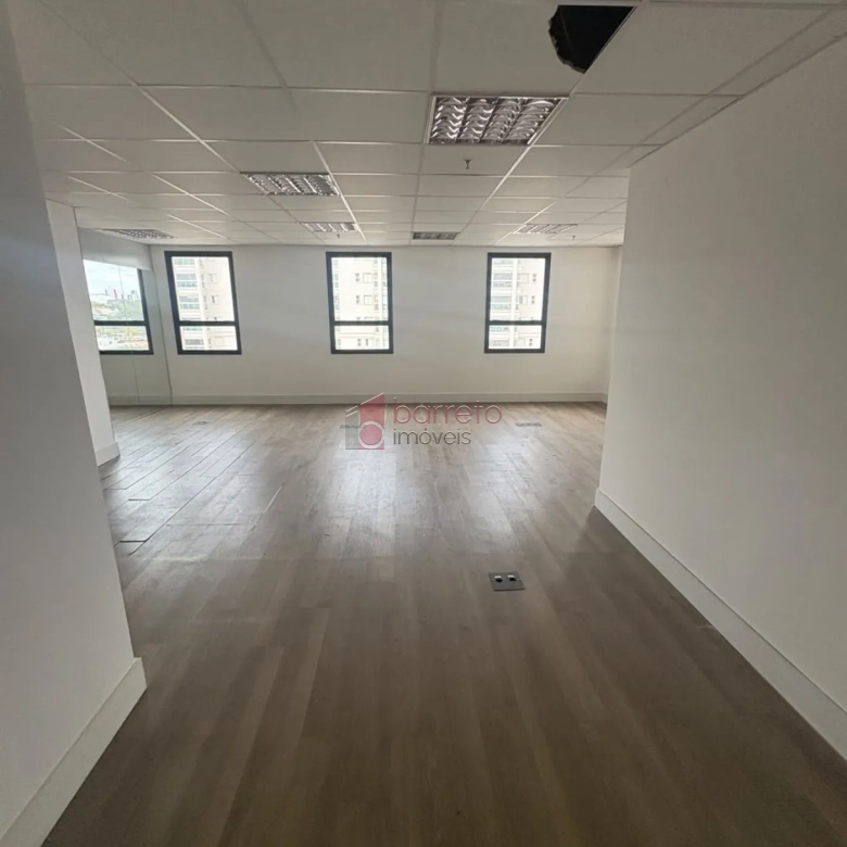 SALA COMERCIAL PARA LOCAÇÃO NO EDIFÍCIO CAMPOS ELÍSIOS – JUNDIAÍ/SP