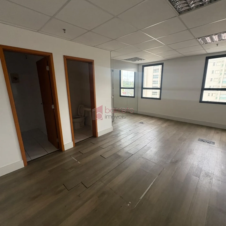 SALA COMERCIAL PARA LOCAÇÃO NO EDIFÍCIO CAMPOS ELÍSIOS – JUNDIAÍ/SP