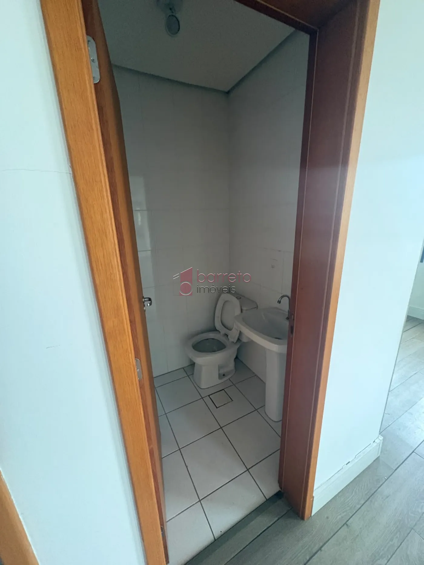 SALA COMERCIAL PARA LOCAÇÃO NO EDIFÍCIO CAMPOS ELÍSIOS – JUNDIAÍ/SP