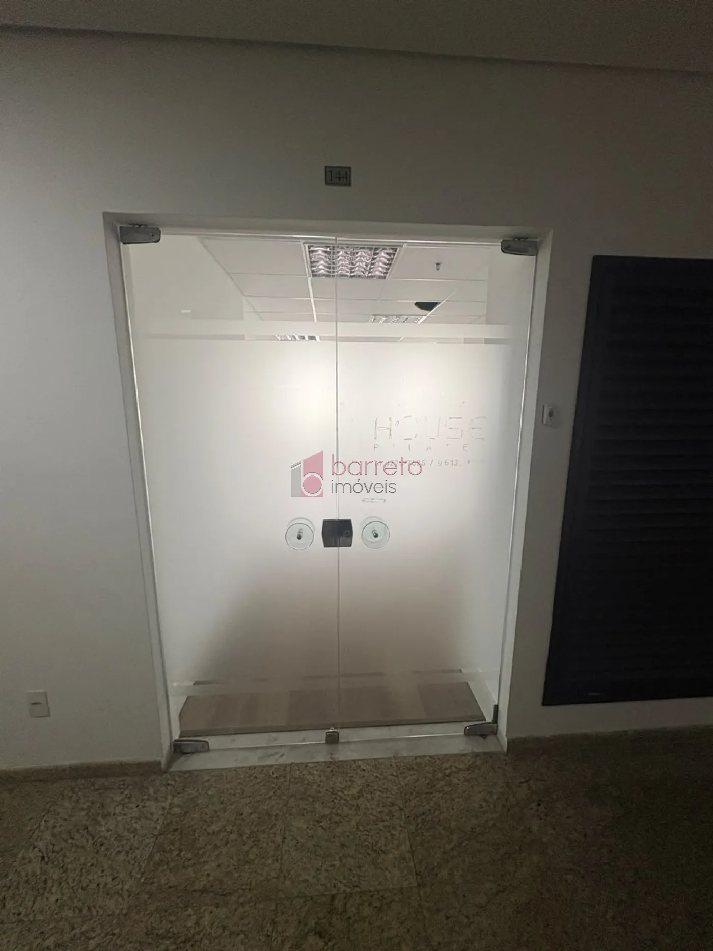 SALA COMERCIAL PARA LOCAÇÃO NO EDIFÍCIO CAMPOS ELÍSIOS – JUNDIAÍ/SP