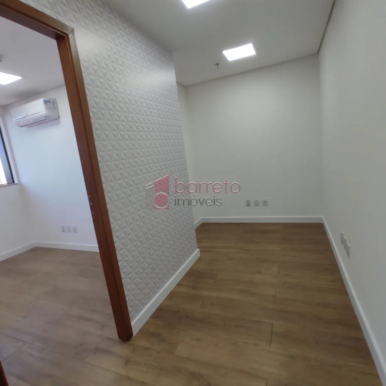 SALA COMERCIAL À VENDA NO CONDOMÍNIO UFFIZI MEDICAL & BUSINESS CENTER NO CENTRO DE JUNDIAÍ/SP