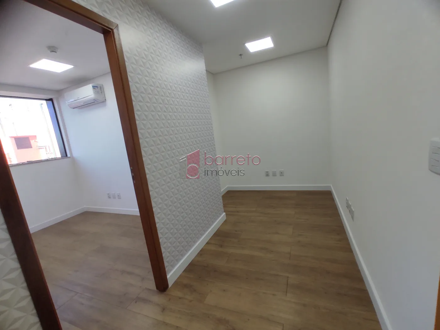 SALA COMERCIAL À VENDA NO CONDOMÍNIO UFFIZI MEDICAL & BUSINESS CENTER NO CENTRO DE JUNDIAÍ/SP